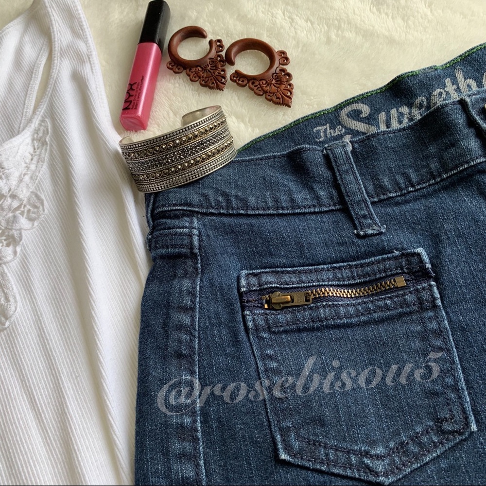 🆕{OLD NAVY} Sweetheart mid-rise dark denim shorts - Picture 6 of 7